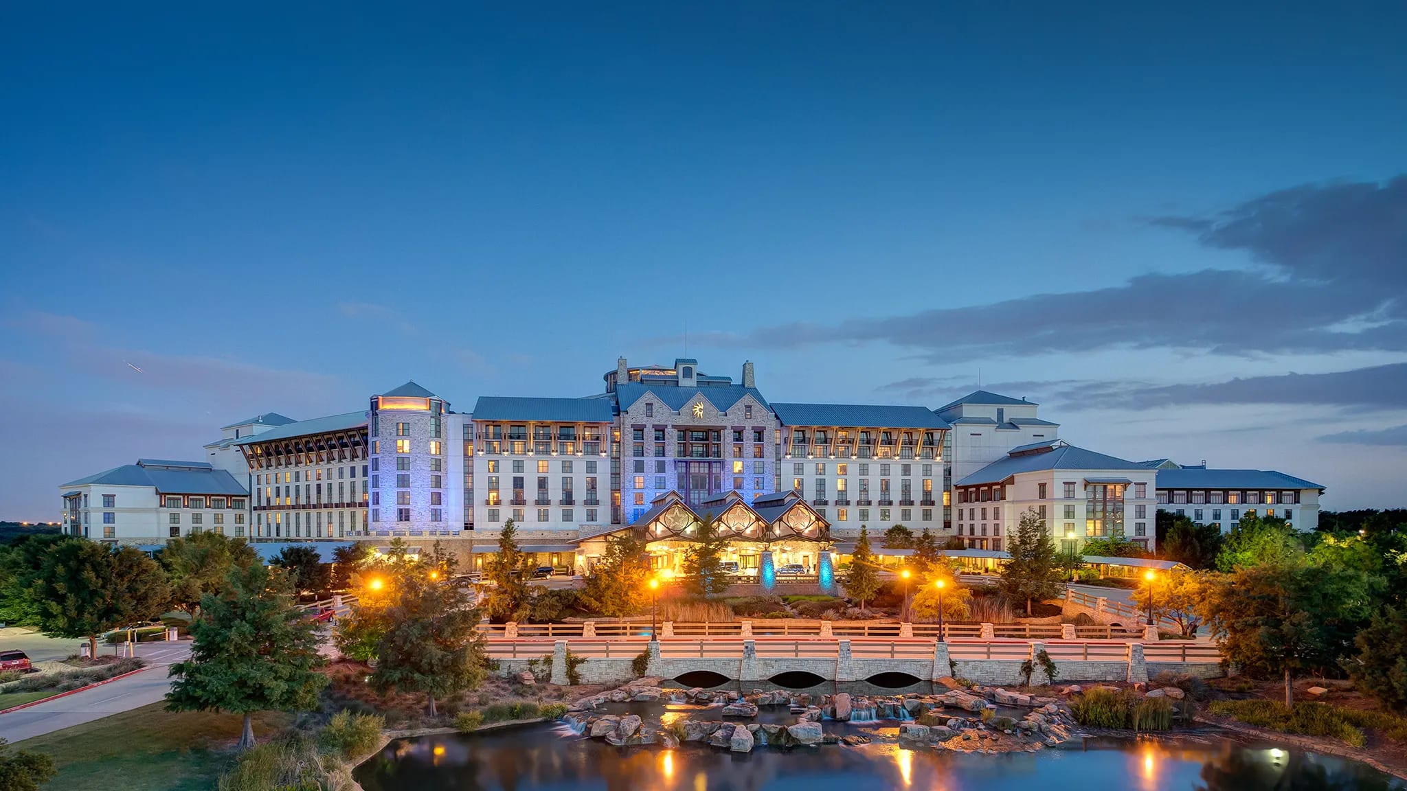 Gaylord Texan Exterior