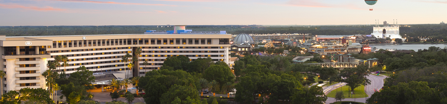 Hilton Exterior and Surrounding Area Photo